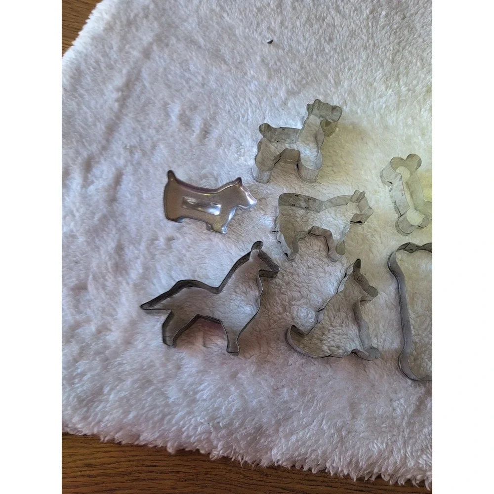 Metal Dog Pet Cookie Cutter Set Bones, Poodle, Scottie, More  7‎ Pieces